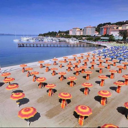 Bamboo Floating House Portoroz Apartment Luaran gambar