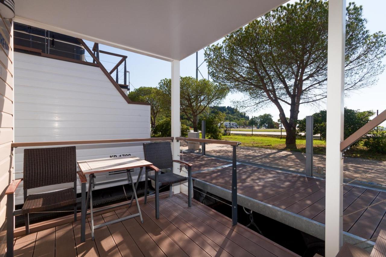 Bamboo Floating House Portoroz Apartment Luaran gambar