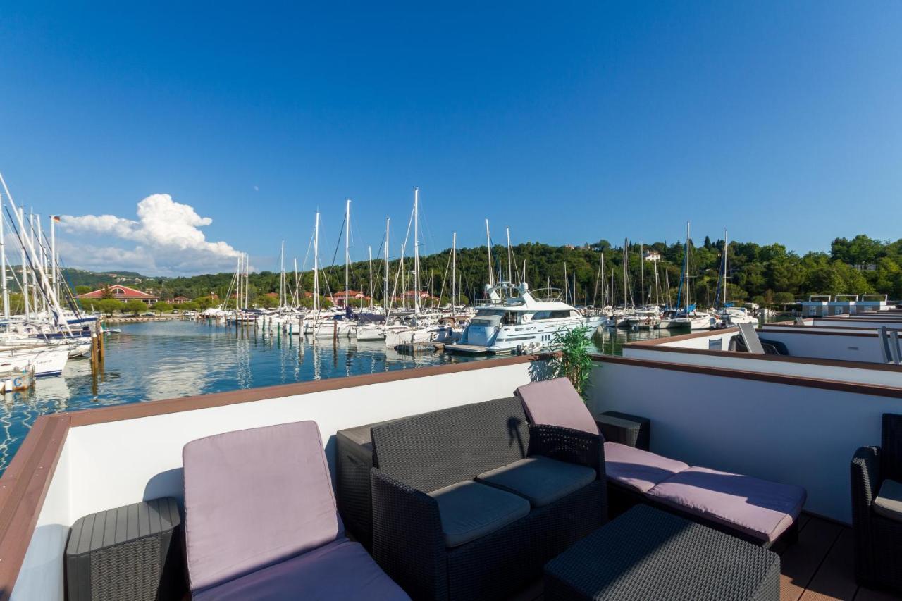 Bamboo Floating House Portoroz Apartment Luaran gambar