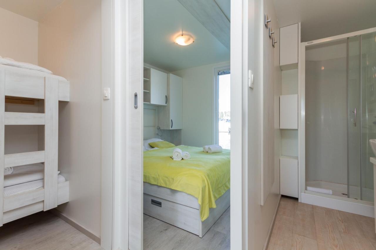 Bamboo Floating House Portoroz Apartment Luaran gambar
