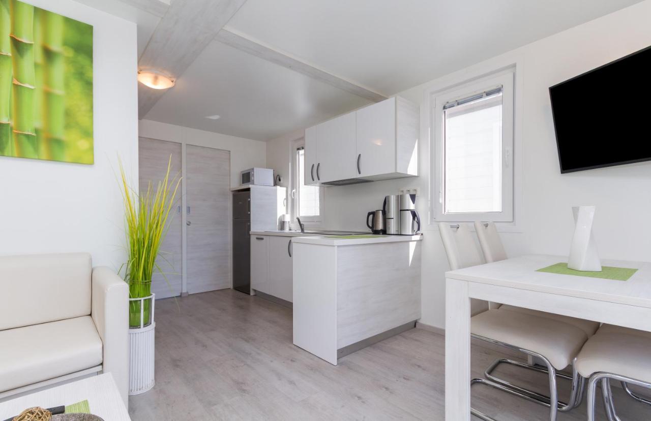 Bamboo Floating House Portoroz Apartment Luaran gambar