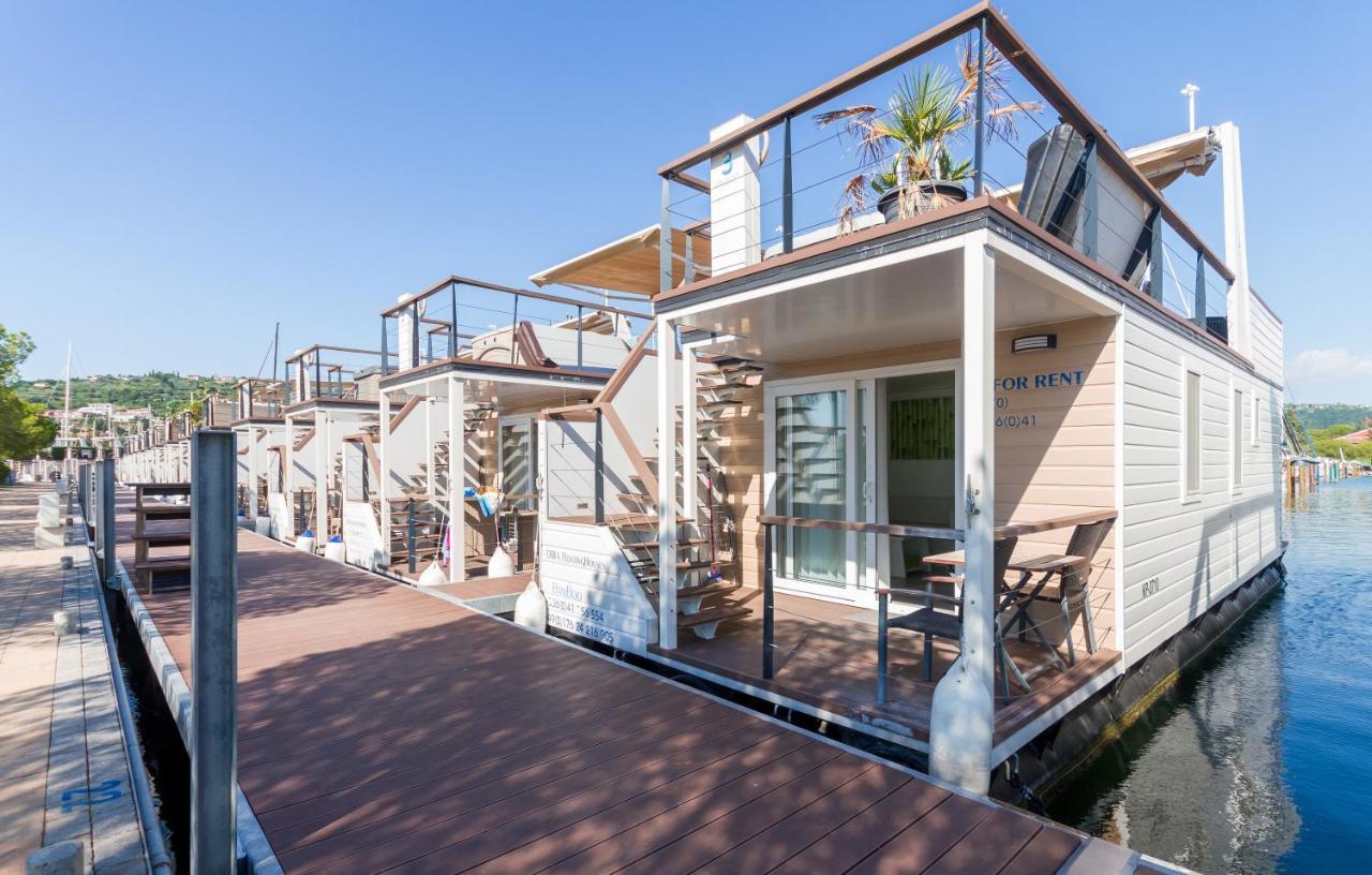 Bamboo Floating House Portoroz Apartment Luaran gambar