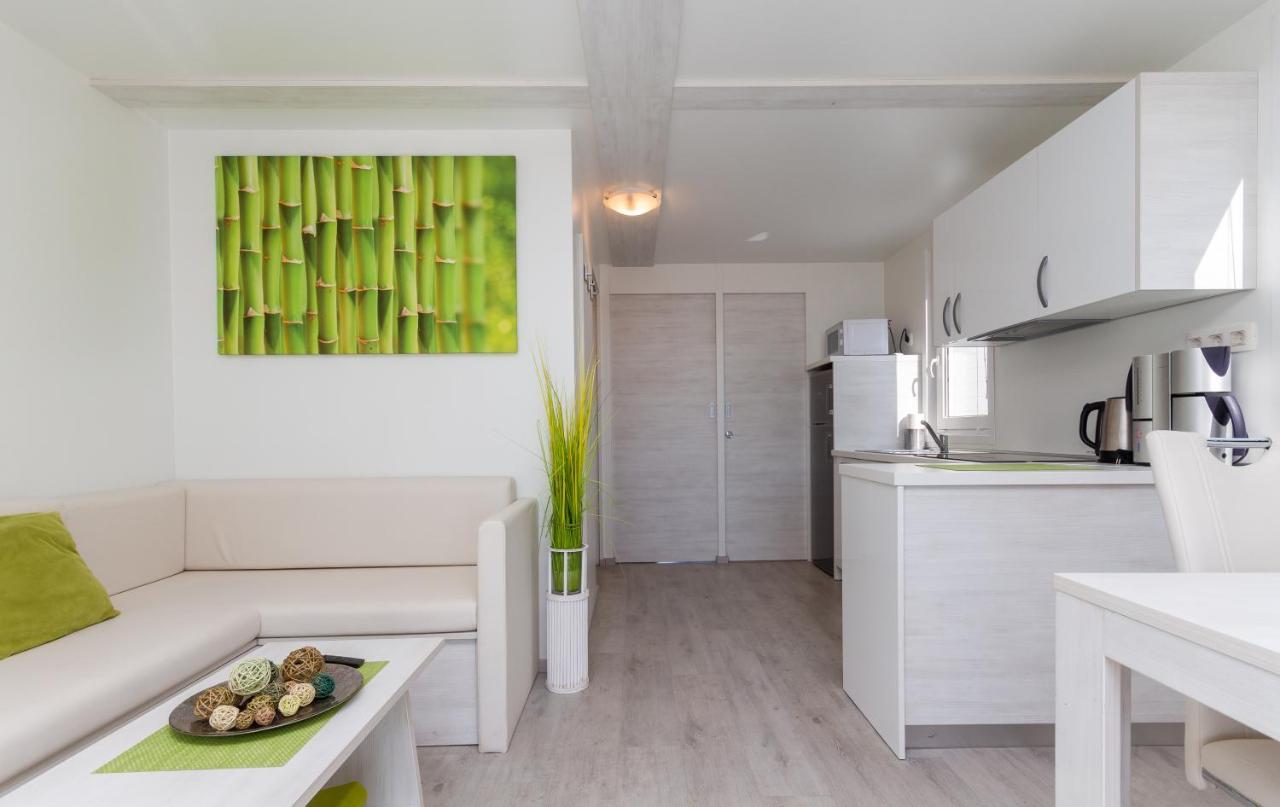 Bamboo Floating House Portoroz Apartment Luaran gambar