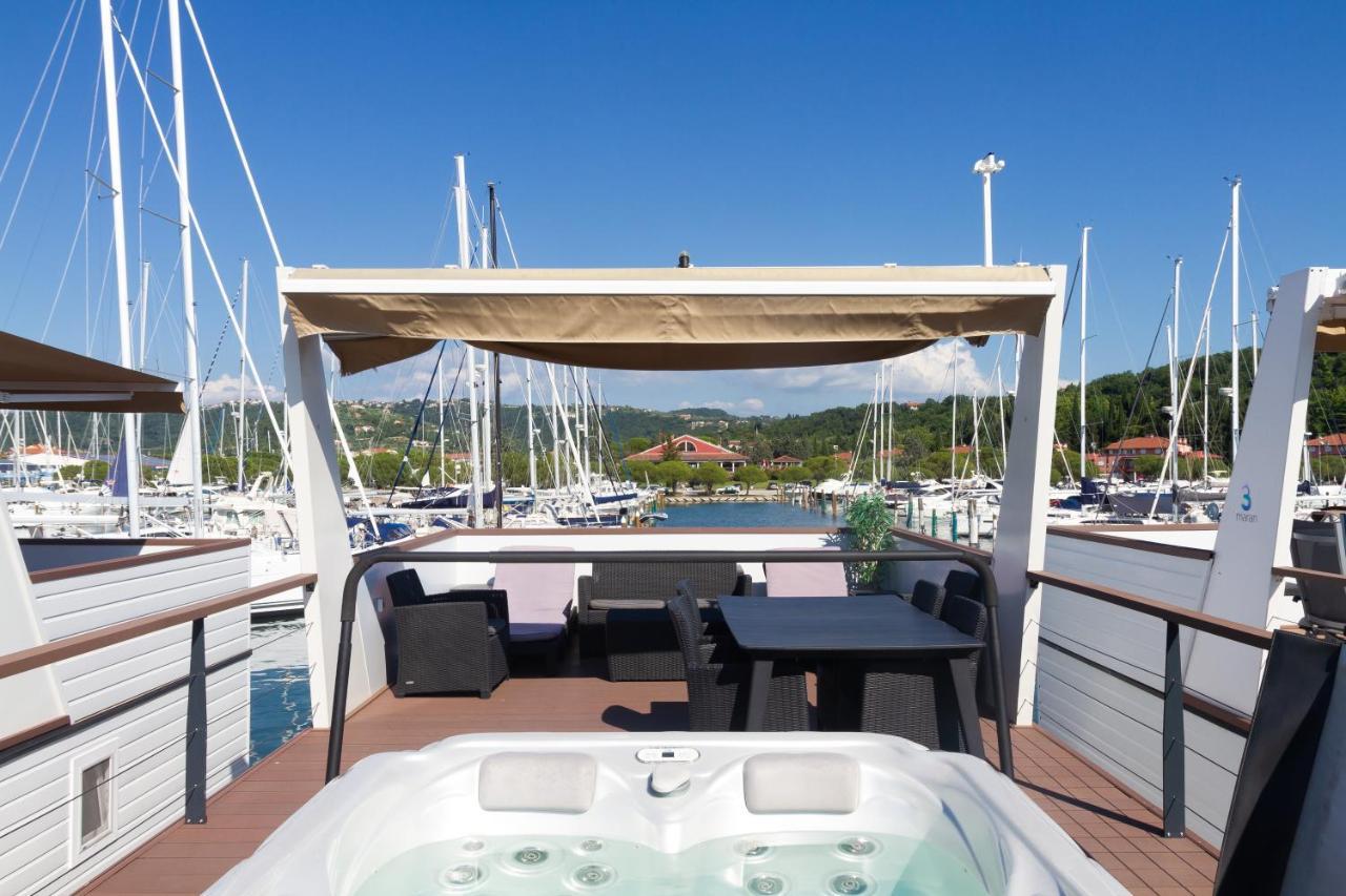 Bamboo Floating House Portoroz Apartment Luaran gambar